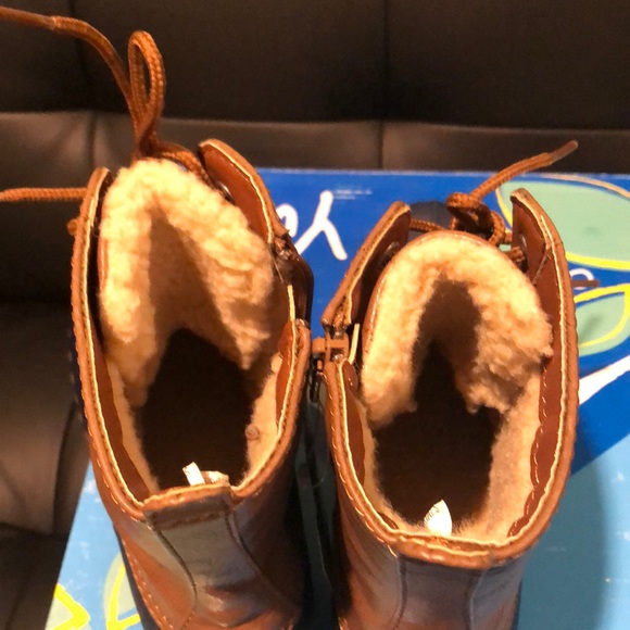 Yuu duck boots. NIB - Picture 4 of 6